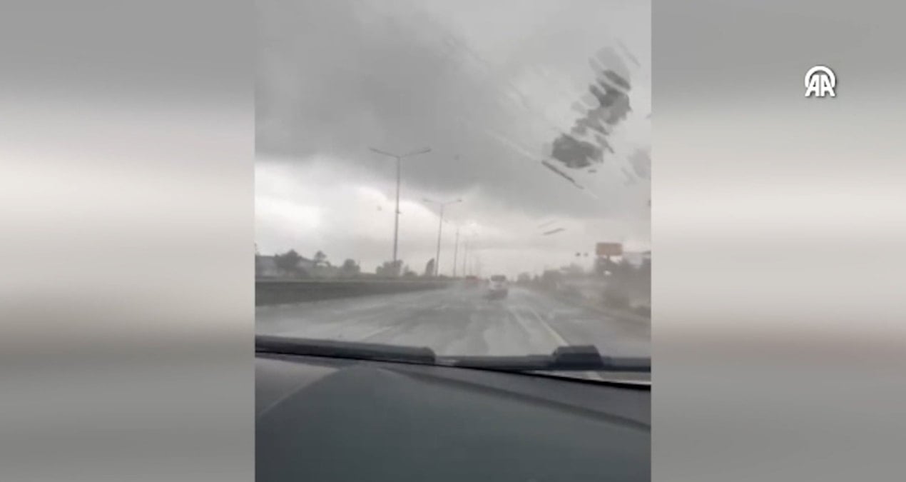 Antalya’da akıllara zarar anlar kayda alındı! Minibüs havaya kalktı parçalara ayrıldı