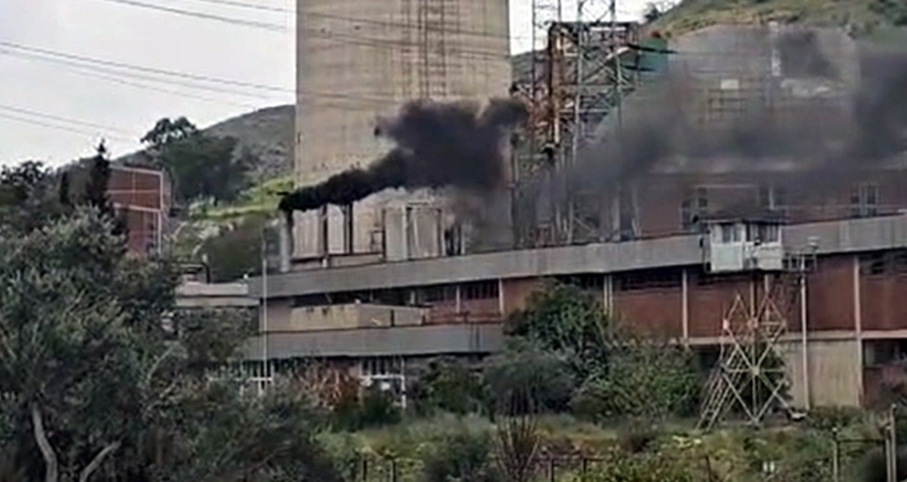 Cennet Gökova’daki santralin bacasından çıkan duman tedirginlik yarattı